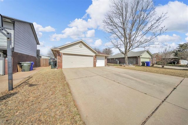 713 Gyrfalcon Drive, Norman, OK 73072