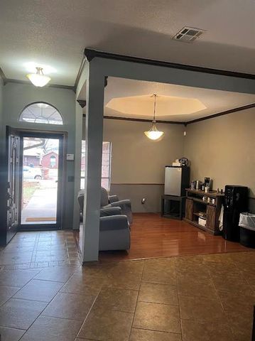 713 Gyrfalcon Drive, Norman, OK 73072