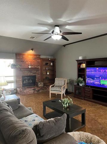 713 Gyrfalcon Drive, Norman, OK 73072