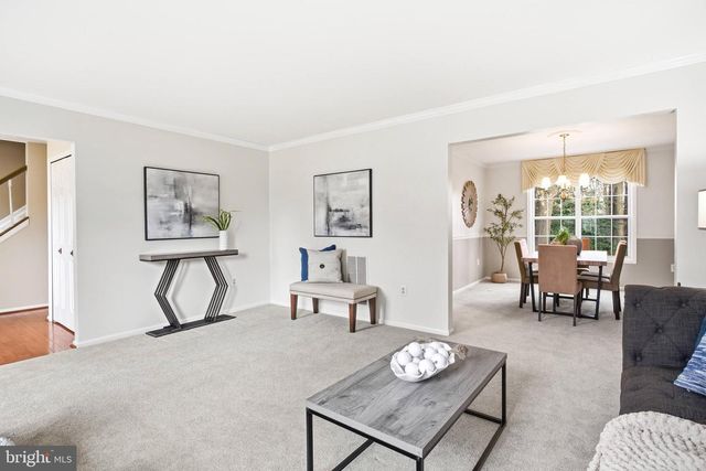 5062 QUEENS WOOD DR, Burke, VA 22015