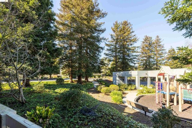 2609 Meadow Crest Court, Richmond, CA 94806