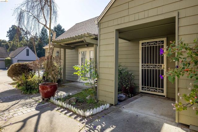 2609 Meadow Crest Court, Richmond, CA 94806