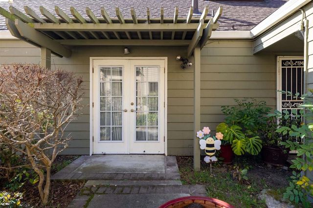 2609 Meadow Crest Court, Richmond, CA 94806