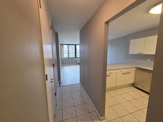 2754 N Hampden Court 1407, Chicago, IL 60614