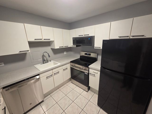 2754 N Hampden Court 1407, Chicago, IL 60614