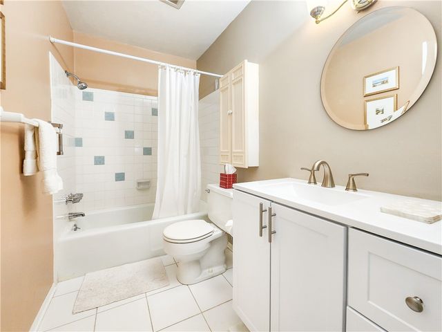 2800 Indian River Boulevard 8M, Vero Beach, FL 32960