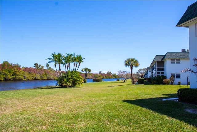 2800 Indian River Boulevard 8M, Vero Beach, FL 32960