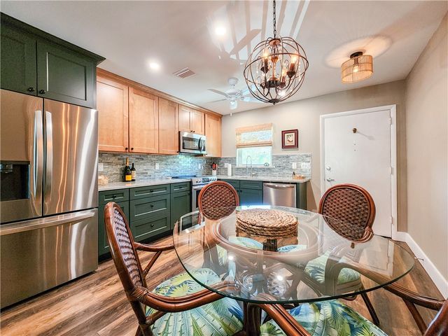 2800 Indian River Boulevard 8M, Vero Beach, FL 32960