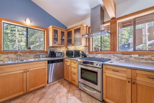 12317 Bennett Flat Road, Truckee, CA 96161