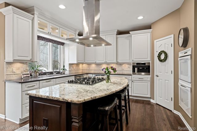 7489 Wyngate Drive, Independence Charter Township, MI 48348