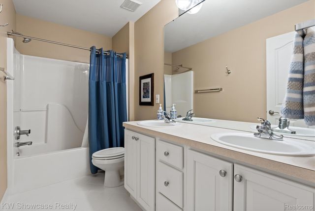 7489 Wyngate Drive, Independence Charter Township, MI 48348