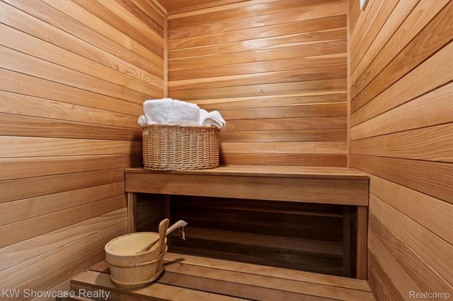 7489 Wyngate Drive, Independence Charter Township, MI 48348