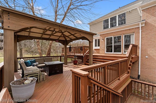 7489 Wyngate Drive, Independence Charter Township, MI 48348