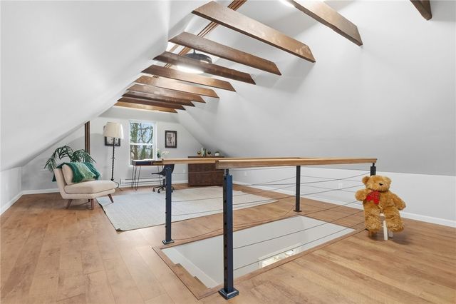 32 Fernwood Ave, Mt Lebanon, PA 15228