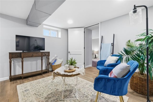 32 Fernwood Ave, Mt Lebanon, PA 15228