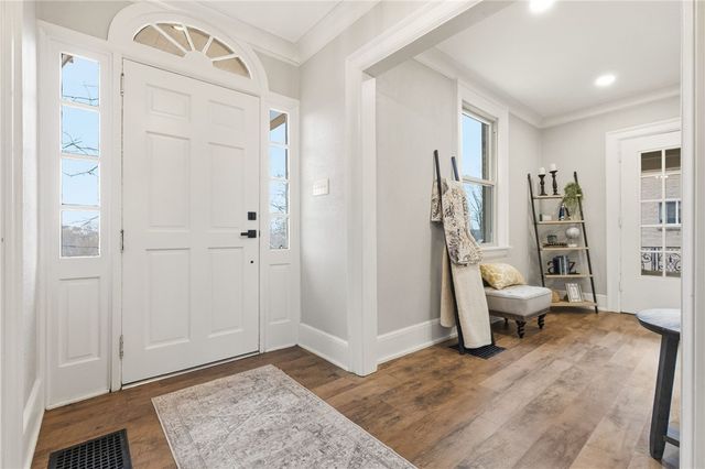 32 Fernwood Ave, Mt Lebanon, PA 15228