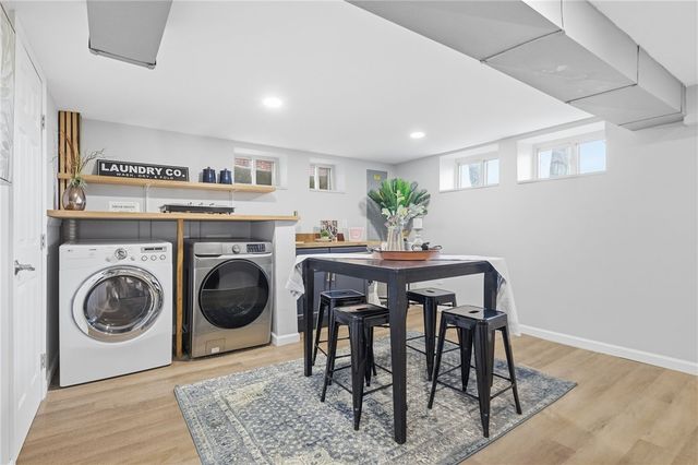 32 Fernwood Ave, Mt Lebanon, PA 15228