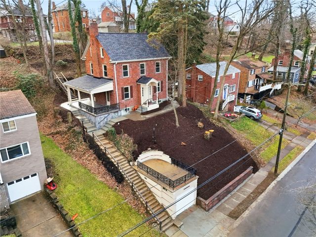 32 Fernwood Ave, Mt Lebanon, PA 15228