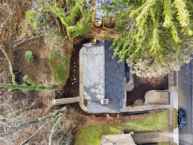 32 Fernwood Ave, Mt Lebanon, PA 15228