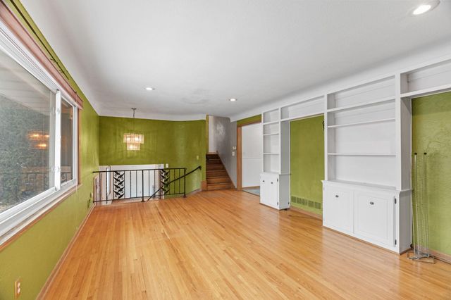 2243 Edgebrook Avenue, Saint Paul, MN 55119