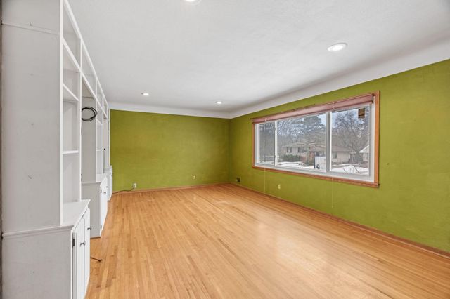 2243 Edgebrook Avenue, Saint Paul, MN 55119