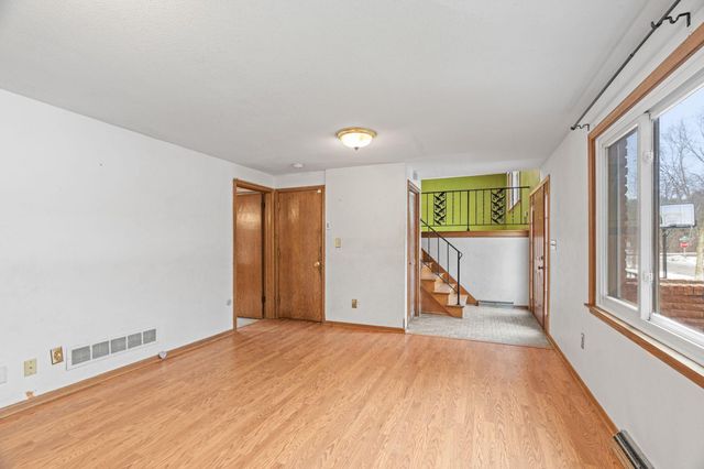 2243 Edgebrook Avenue, Saint Paul, MN 55119