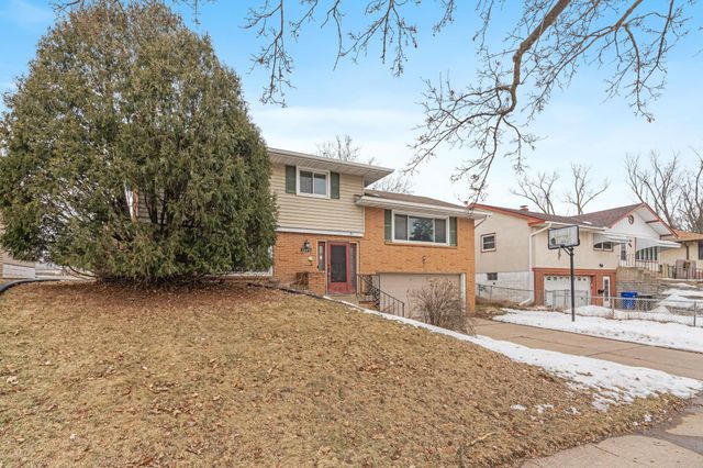 2243 Edgebrook Avenue, Saint Paul, MN 55119