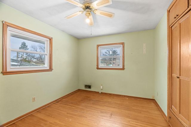 2243 Edgebrook Avenue, Saint Paul, MN 55119