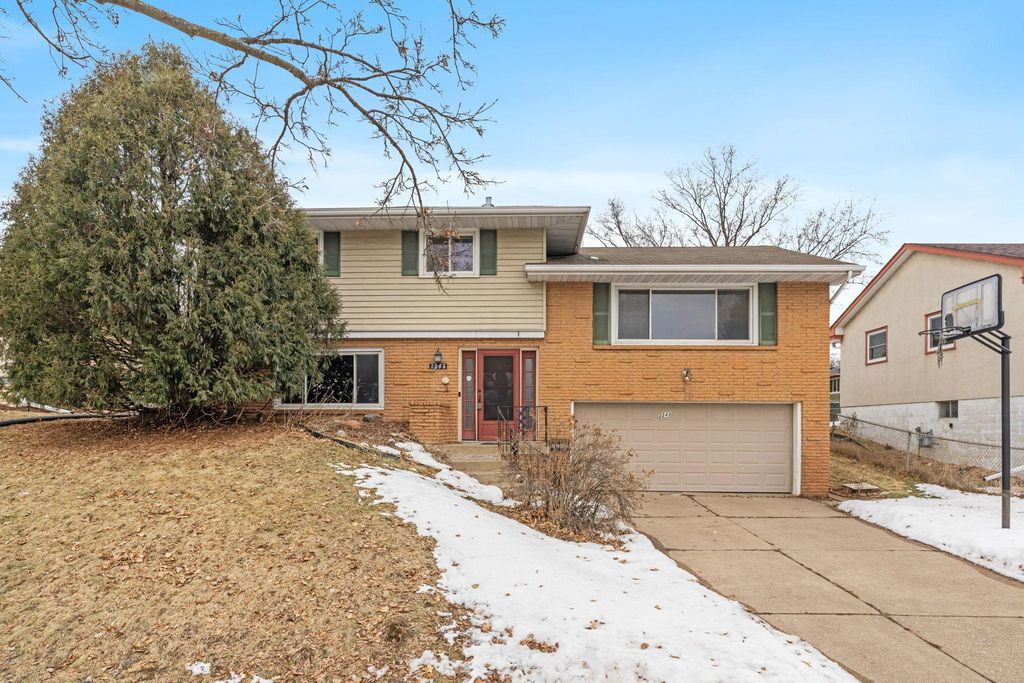 2243 Edgebrook Avenue, Saint Paul, MN 55119