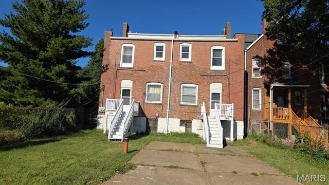 3916 W Belle Place, St Louis, MO 63108