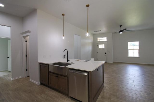 130 Mountain Laurel Way, Noble, OK 73068