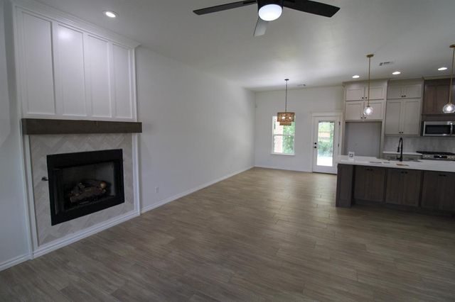 130 Mountain Laurel Way, Noble, OK 73068