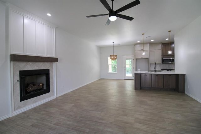 130 Mountain Laurel Way, Noble, OK 73068