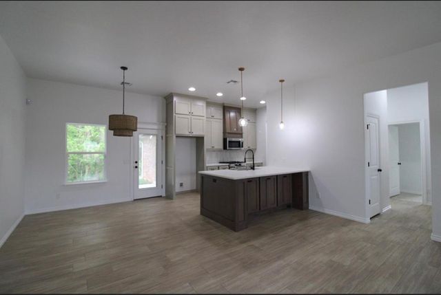 130 Mountain Laurel Way, Noble, OK 73068