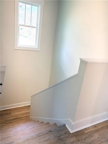 14 W Colonial Drive, Thomasville, NC 27360