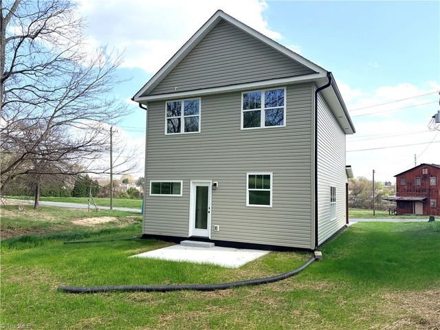 14 W Colonial Drive, Thomasville, NC 27360