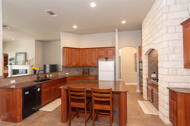 3109 Goldenoak CIR, Round Rock, TX 78681