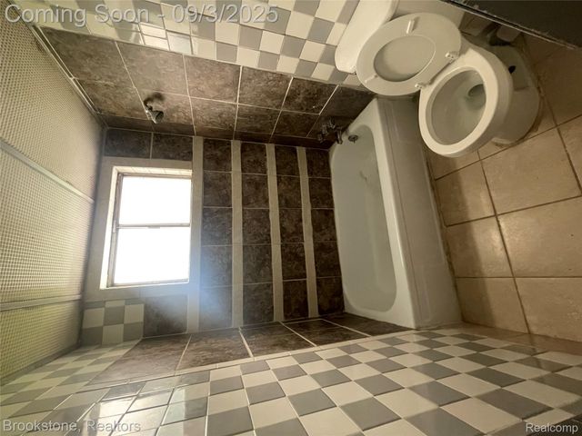 23275 Berg Road, Southfield, MI 48033