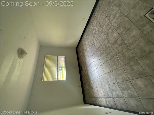 23275 Berg Road, Southfield, MI 48033