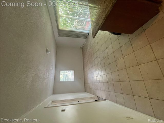 23275 Berg Road, Southfield, MI 48033