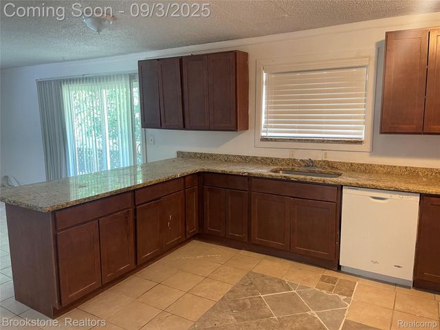 23275 Berg Road, Southfield, MI 48033