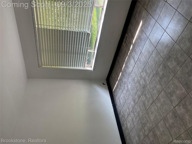 23275 Berg Road, Southfield, MI 48033