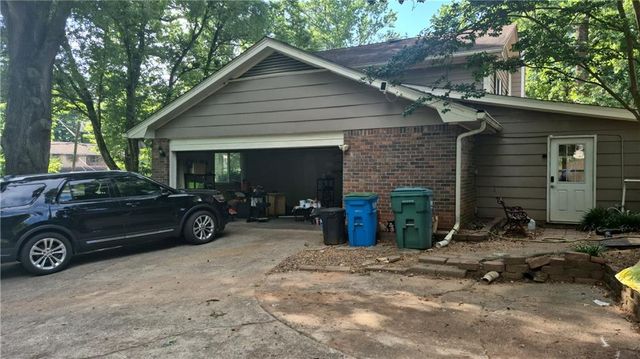 538 Cole Drive SW, Lilburn, GA 30047
