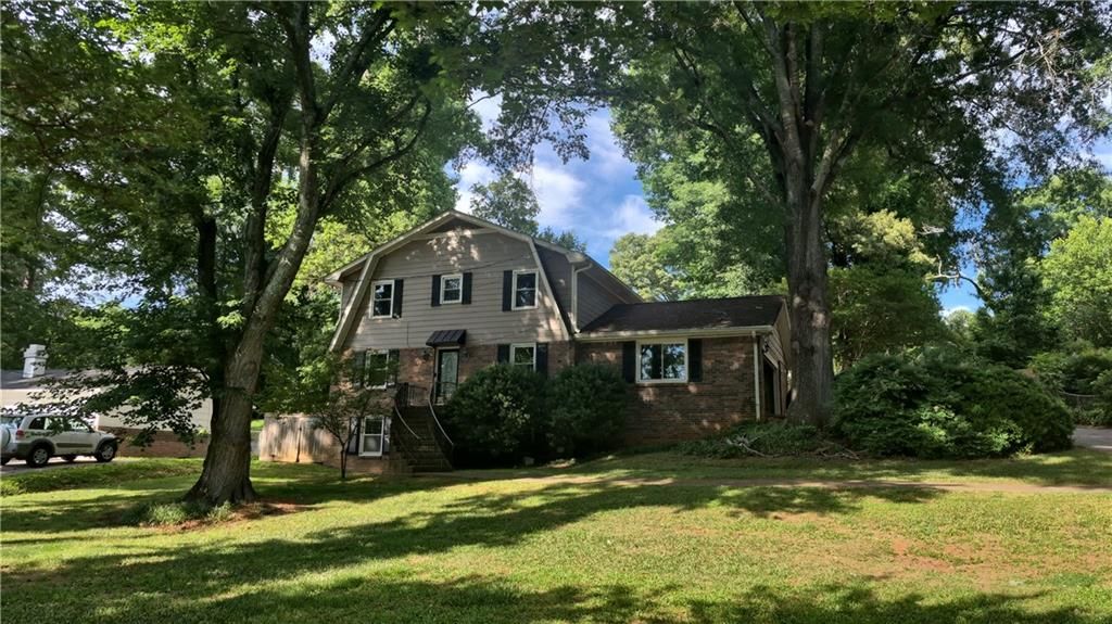 538 Cole Drive SW, Lilburn, GA 30047