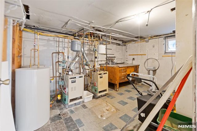 154 Orchard Street, Elmwood Park, NJ 07407