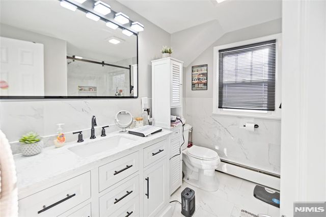 154 Orchard Street, Elmwood Park, NJ 07407