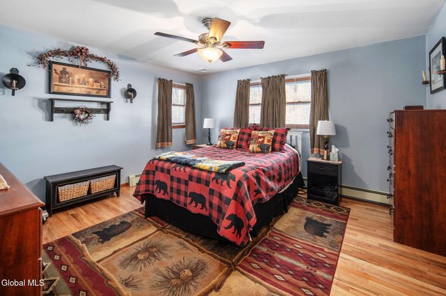 437 E Lucille Lane, Rotterdam, NY 12306