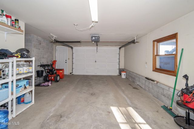 437 E Lucille Lane, Rotterdam, NY 12306