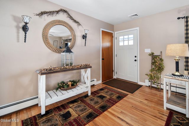 437 E Lucille Lane, Rotterdam, NY 12306