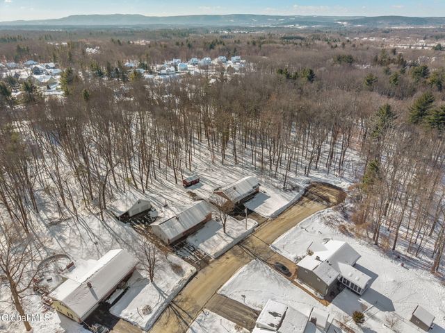 437 E Lucille Lane, Rotterdam, NY 12306
